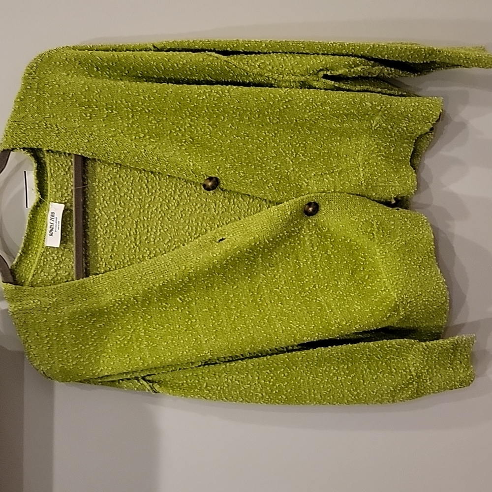 DOUBLE ZERO BUTTON SWEATER SIZE M